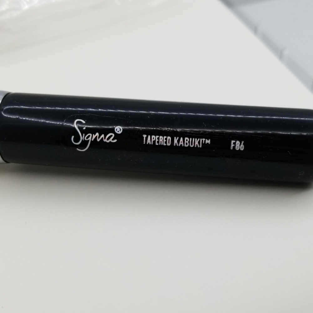 SIGMA F86 TAPERED KABUKI BRUSH - Picture 3 of 4